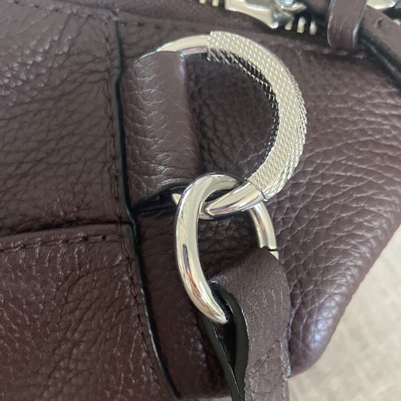 Vince Camuto leather handbag. EUC - Picture 3 of 11